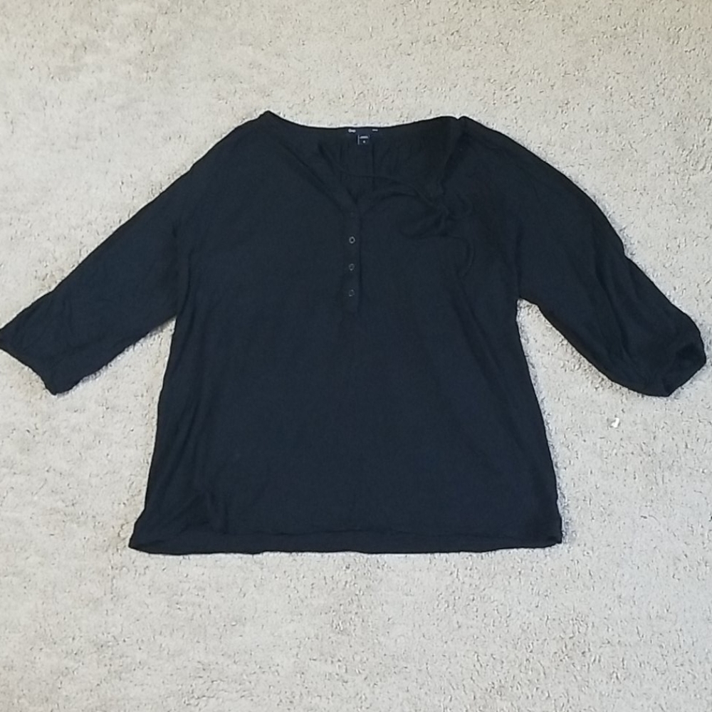 Black shirt